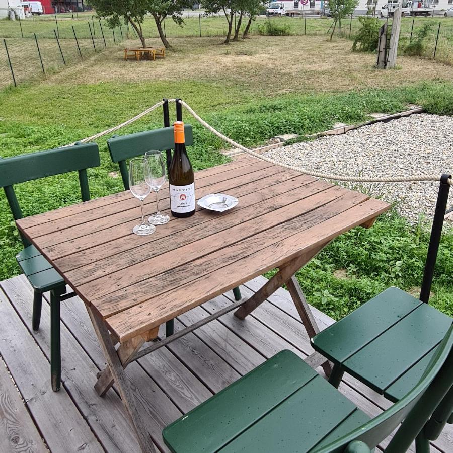 Tiny House Villa Neusiedl an der Zaya Kültér fotó